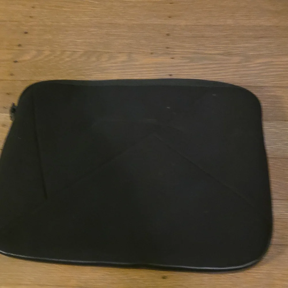 Targus Black Slipcase Tablet / Ipad / Netbook Protective Sleeve Air Padded